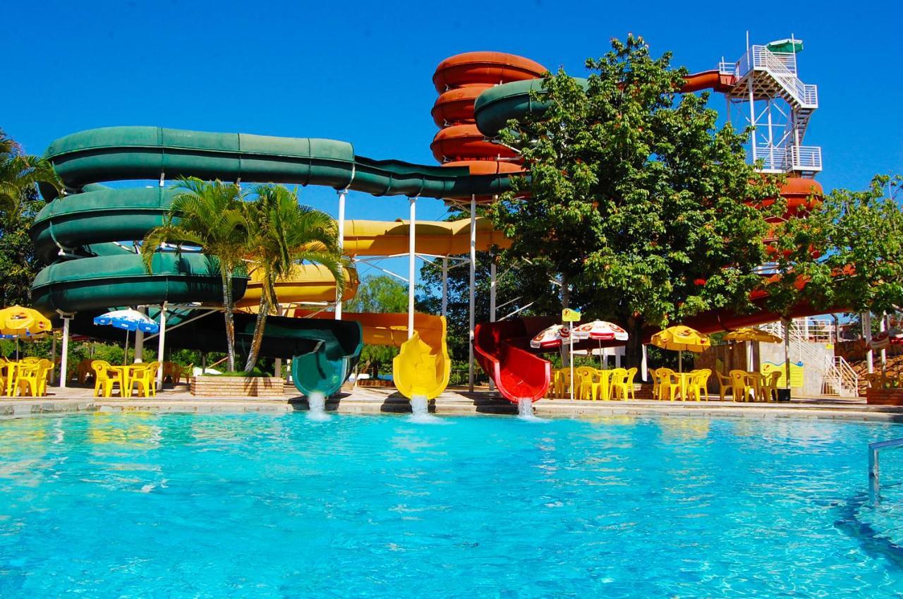 Caldas Novas Imperio Romano Com 1 Dia No Acqua Park Exterior foto